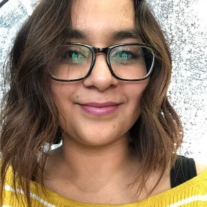 Meet your Posher, Lorina